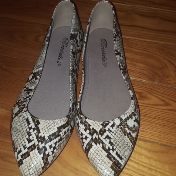 Snake print flats - Picture 2 of 3